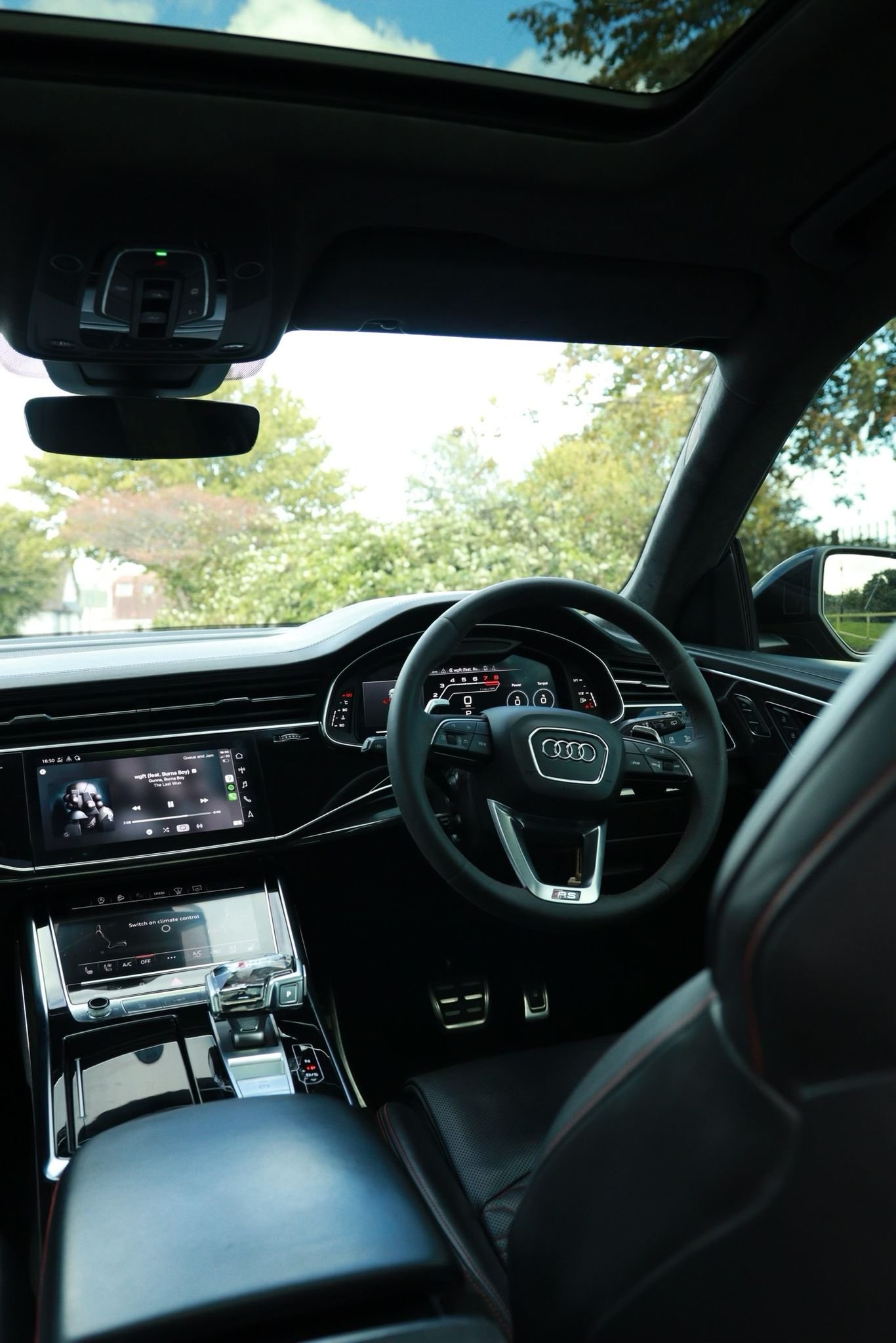 WhatsApp Image 2025-10-28 at 22.07.31_315b506a